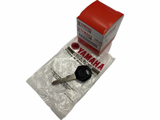 1WD-H2511-09 Yamaha R25 yedek anahtar